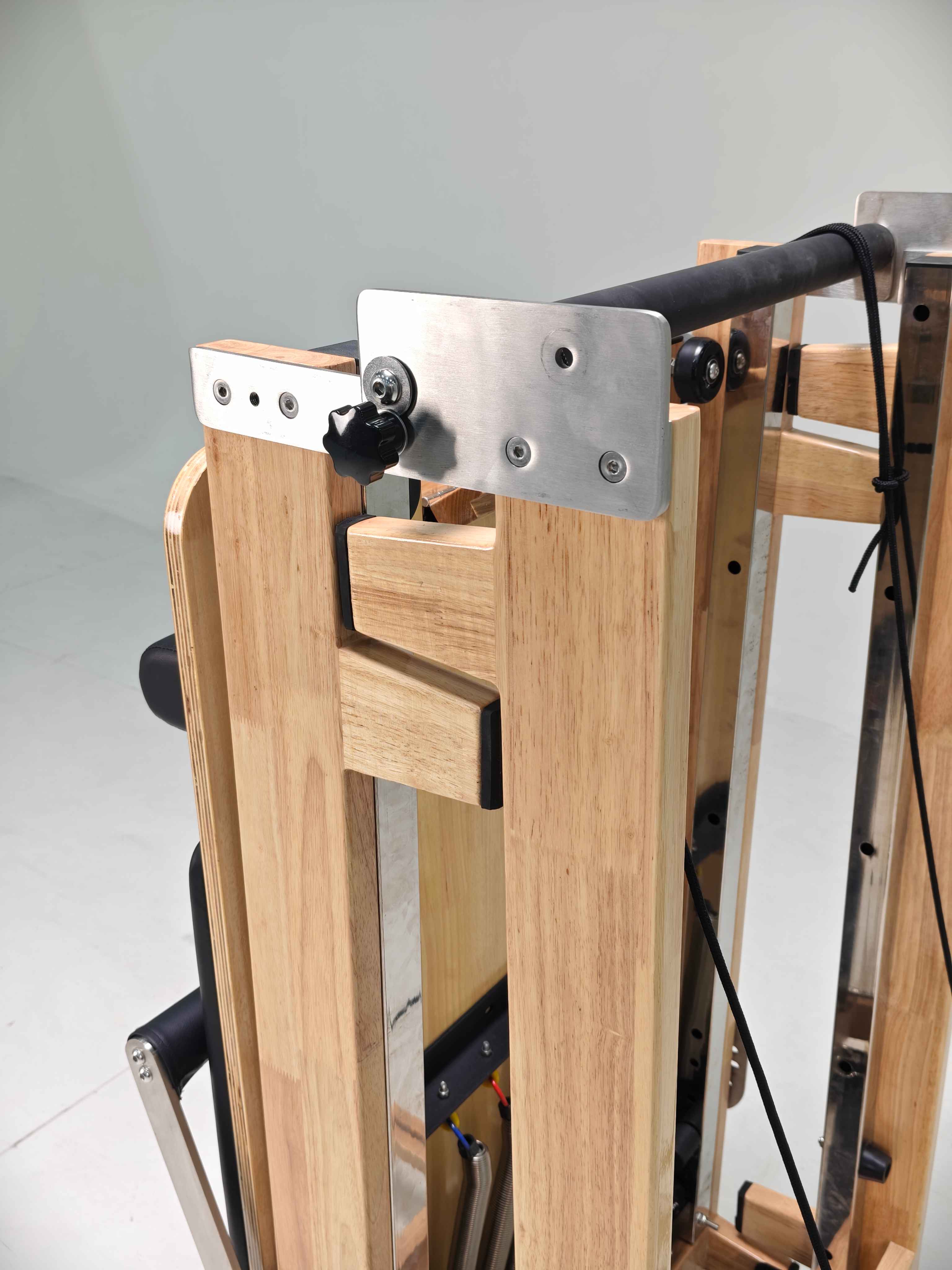 Commercial Foldable Oak & Alum - Pilates & Yoga Unleashed International Academy Yonkers 评论和价格